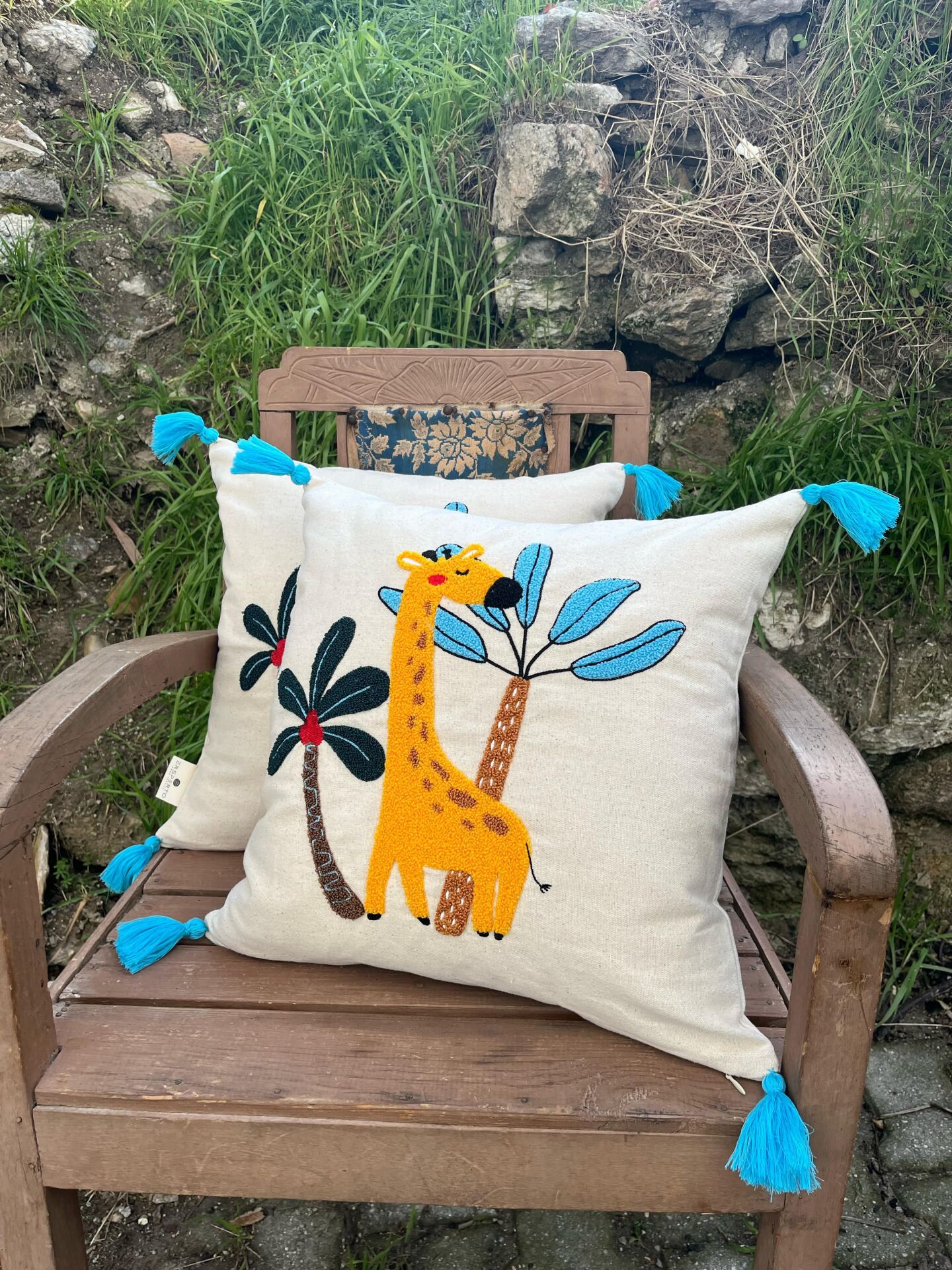 tinytrek El İşçiliği Zürafa Desen Punch Çocuk Kırlenti – Buldan Dokuması (43x43 cm)