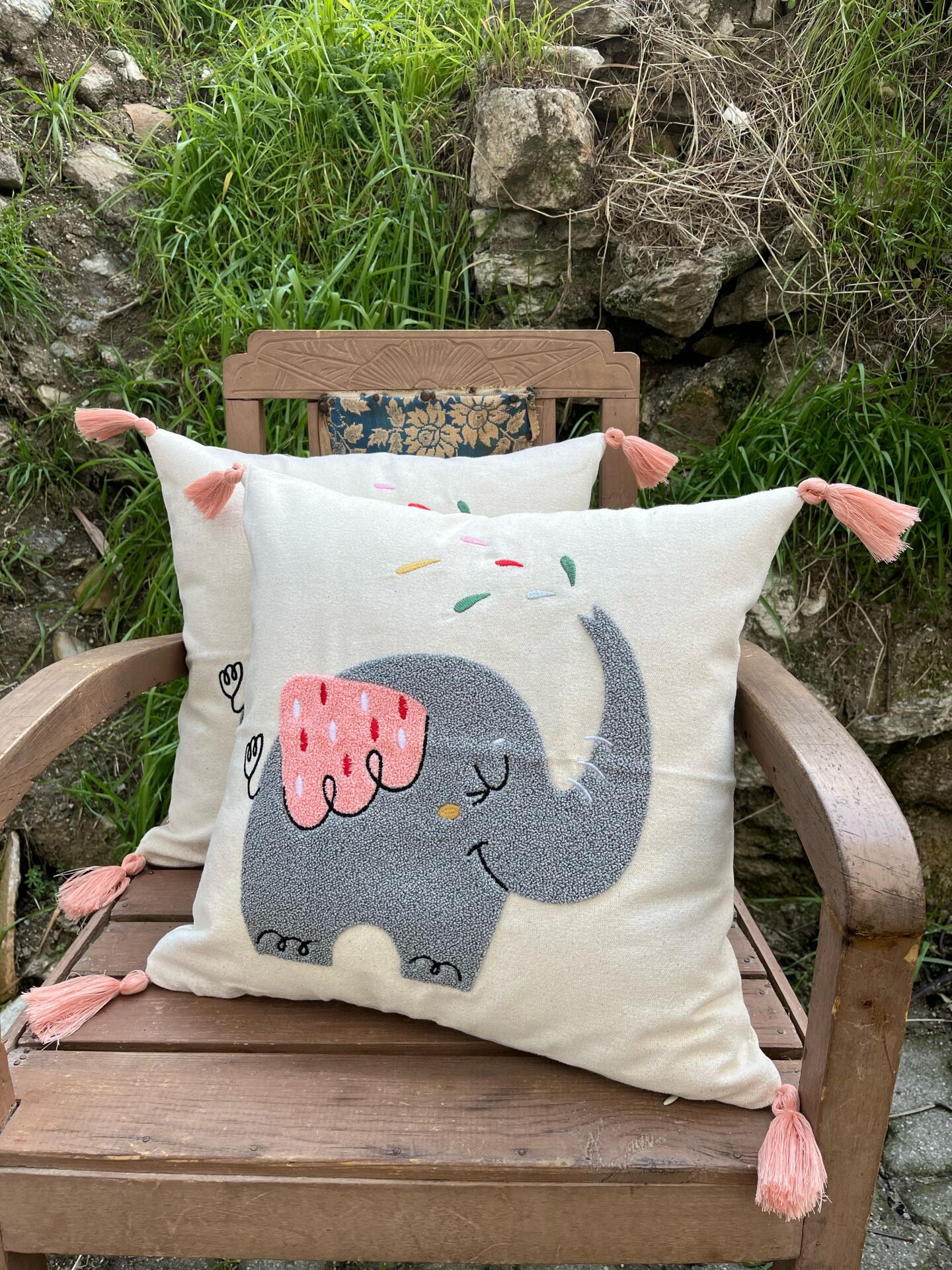 tinytrek El İşçiliği Fil2 Desen Punch Çocuk Kırlenti – Buldan Dokuması (43x43 cm)